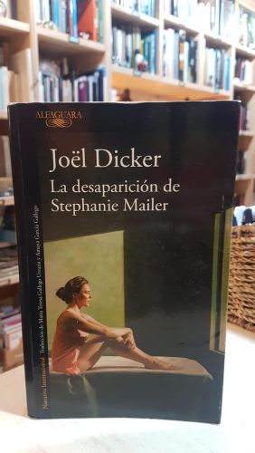 Portada do libro de La desaparición de Stephanie Mailer