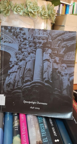Portada do libro de Episcopologio orensano, 1848-2004 - Enrique Bande Rodríguez (T)