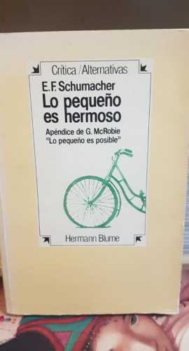 Portada do libro de Lo pequeño es hermoso - E.F. Schumacher (T)
