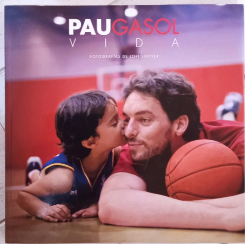 Portada do libro de PAU GASOL. VIDA(T)