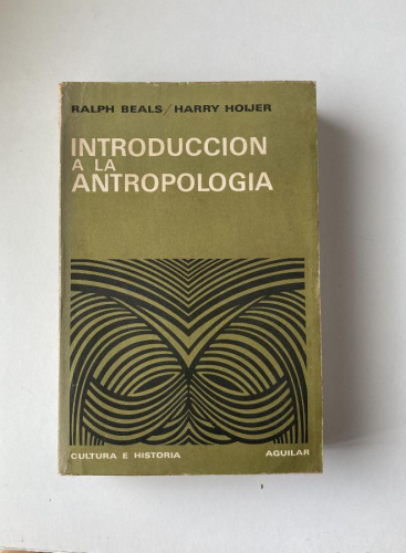 Portada do libro de Introducción a la antropología. Ralph Beals, Harry Hoijer.