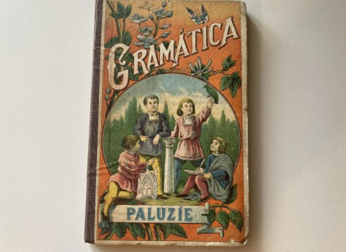 Portada do libro de Gramática. José Paluzíe.
