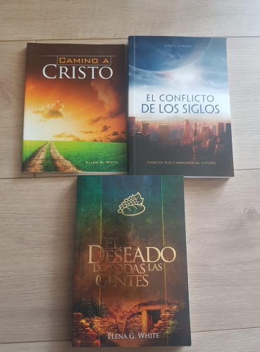 Portada do libro de Lote Ellen G. White. 3 libros