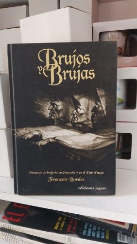 Portada do libro de BRUJOS Y BRUJAS