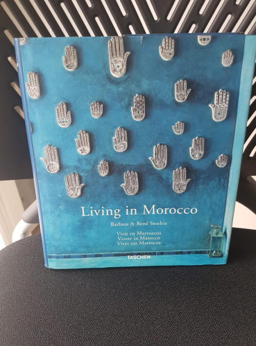 Portada do libro de Living in Morocco. Taschen