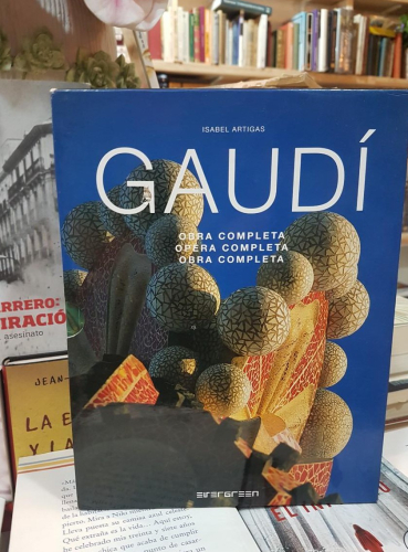 Portada do libro de ESTUCHE DOS TOMOS. GAUDÍ. OBRA COMPLETA. ISABEL ARTIGAS. 2007 (T)