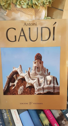 Portada do libro de ANTONI GAUDI _ Lluís Permanyer