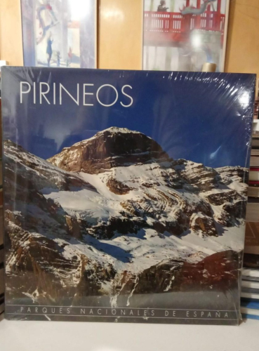 Portada do libro de PIRINEOS - PARQUES NACIONALES DE ESPAÑA (T)