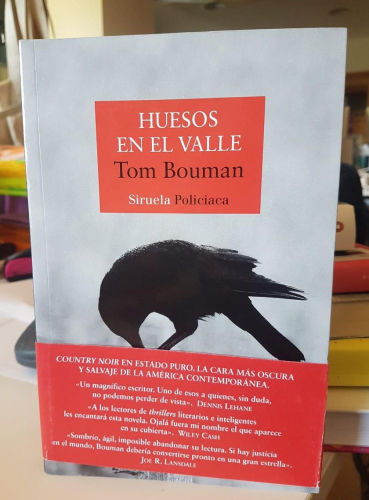 Portada do libro de HUESOS EN EL VALLE - BOUMAN, TOM,