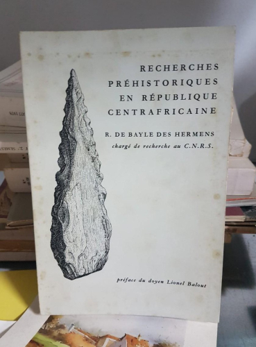Portada do libro de Recherches prehistoriques en republique centrafricaine