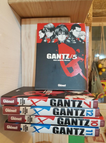 Portada do libro de GANTZ 5, 7, 10, 11, 12. Glenat
