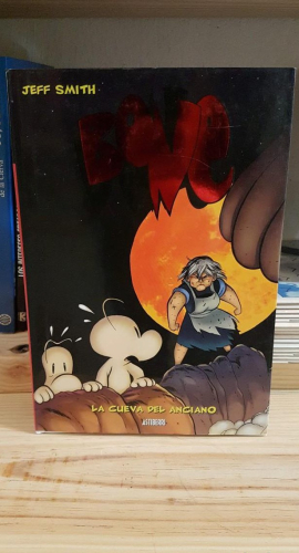 Portada do libro de Bone 6. La Cueva del Anciano - Jeff Smith, Steve Hamaker - (T)