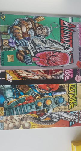 Portada do libro de Bloodstrike. 5 números (6,8,9,10,11)