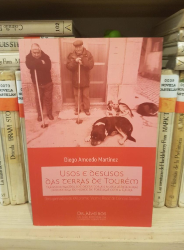 Portada do libro de USOS E DESUSOS DAS TERRAS DE TOUREM. T