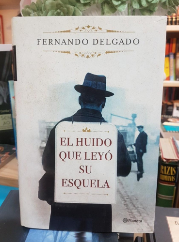 Portada do libro de EL HUIDO QUE LEYÓ SU ESQUELA -FERNANDO DELGADO (T)