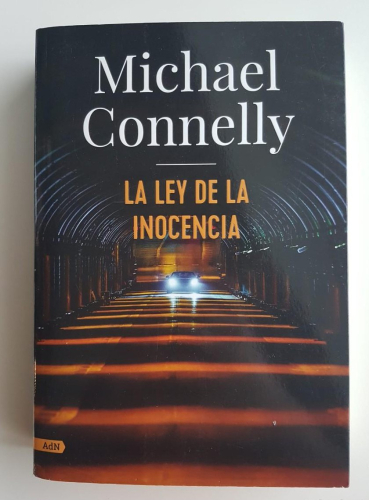 Portada do libro de LA LEY DE LA INOCENCIA -MICHAEL CONNELLY-(C)