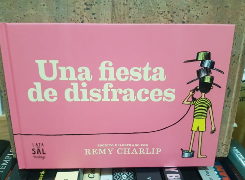 Portada do libro de UNA FIESTA DE DISFRACES- REMY CHARLIP (T)