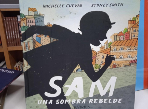 Portada do libro de SAM, UNA SOMBRA REBELDE -MICHELLE CUEVAS (B)