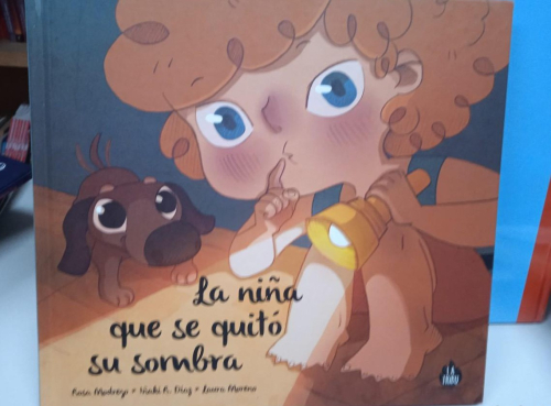 Portada do libro de LA NIÑA QUE SE QUITÓ SU SOMBRA- ROSA MARIA MODREGO (B)