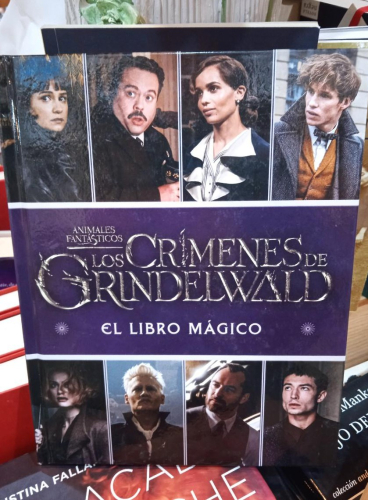 Portada do libro de LOS CRÍMENES DE GRINDELWALD. EL LIBRO MAGICO HARRY POTTER (T)