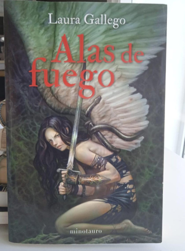Portada do libro de ALAS DE FUEGO- LAURA GALLEGO (C)