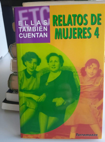 Portada do libro de Relatos de Mujeres 4 (Varias autoras)