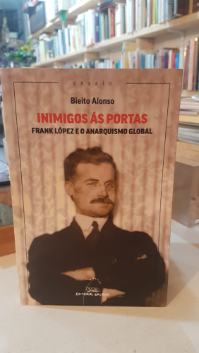 Portada do libro de Inimigos ás portas
