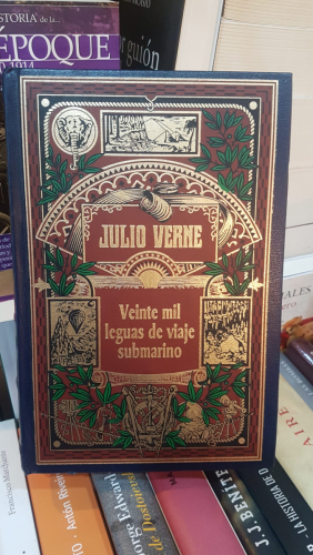 Portada do libro de Veinte mil leguas de viaje submarino