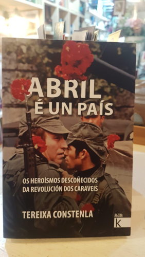 Portada do libro de Abril é un país