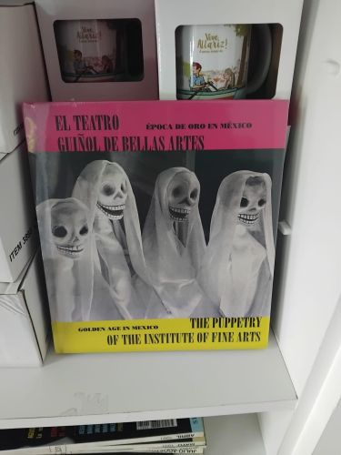 Portada do libro de El teatro guiñol de Bellas Artes / The Puppetry of the Institute of Fine Arts