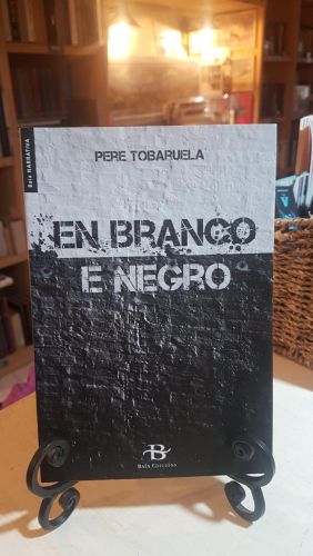 Portada do libro de En branco e negro