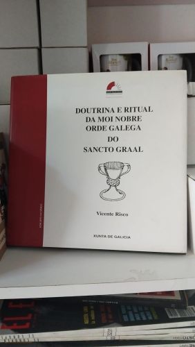 Portada do libro de Doutrina e ritual da moi nobre orde galega do Santo Graal