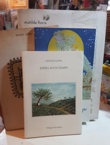 Portada do libro de MATILDE LLORIA . (lote 4 libros) UNHA CASA NO TEMPO CANCIÓN DE NAVIDAD CAIXIÑA DE MÚSICA ESPILL D'UN...