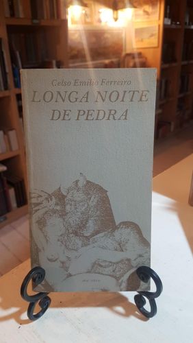 Longa noite de pedra