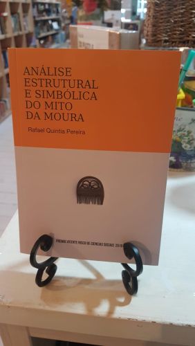 Portada do libro de Análise estrutural e simbólica do mito da moura