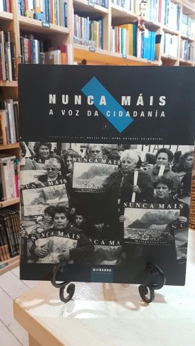 Portada do libro de Nuna Máis a voz de cidadanía