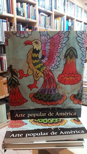 Portada do libro de ARTE POPULAR DE AMÉRICA MARTA RIBALTAF. CATALÁ ROCA 