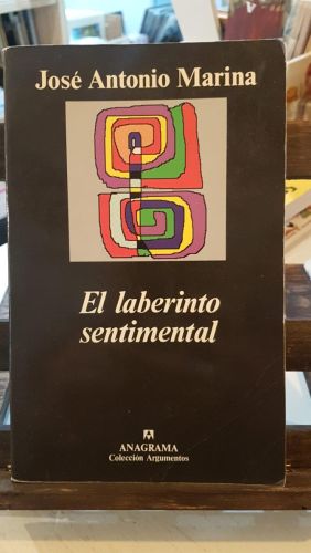 Portada do libro de El laberinto sentimental