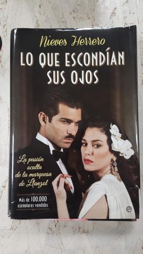 Portada do libro de Lo que escondían sus ojos