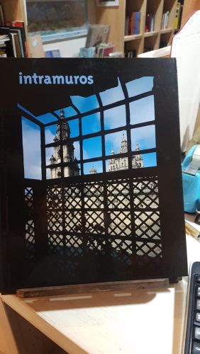Portada do libro de Intramuros