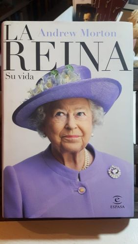 Portada do libro de La reina- su vida
