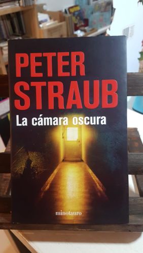 Portada do libro de La cámara oscura