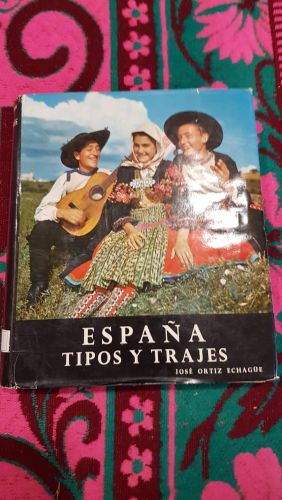 Portada do libro de España. Tipos y Trajes.