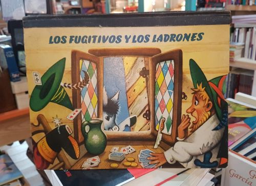 Portada del libro de LOS FUGITIVOS Y LOS LADRONES - Libro desplegable pop up.