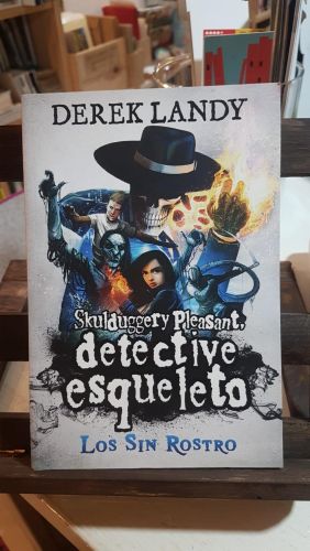 Portada do libro de Detective Esqueleto: Los Sin Rostro