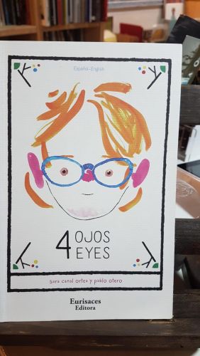 Portada do libro de 4 OJOS/EYES