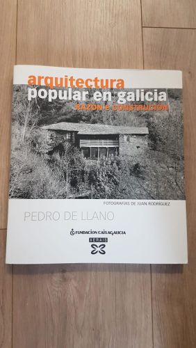 Portada do libro de Arquitectura popular en Galicia