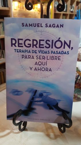 Portada do libro de Regresión, terapia de vidas pasadas