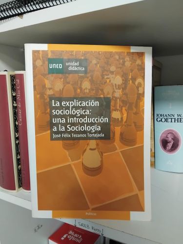 Portada do libro de La explicación sociológica: una introducción a la sociología
