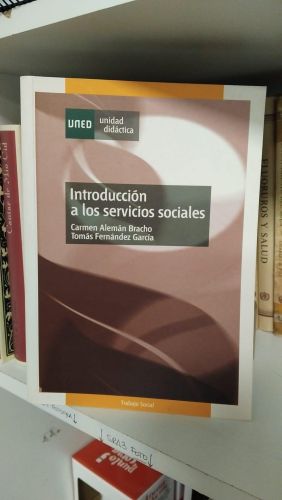 Portada do libro de Introducción a los servicios sociales